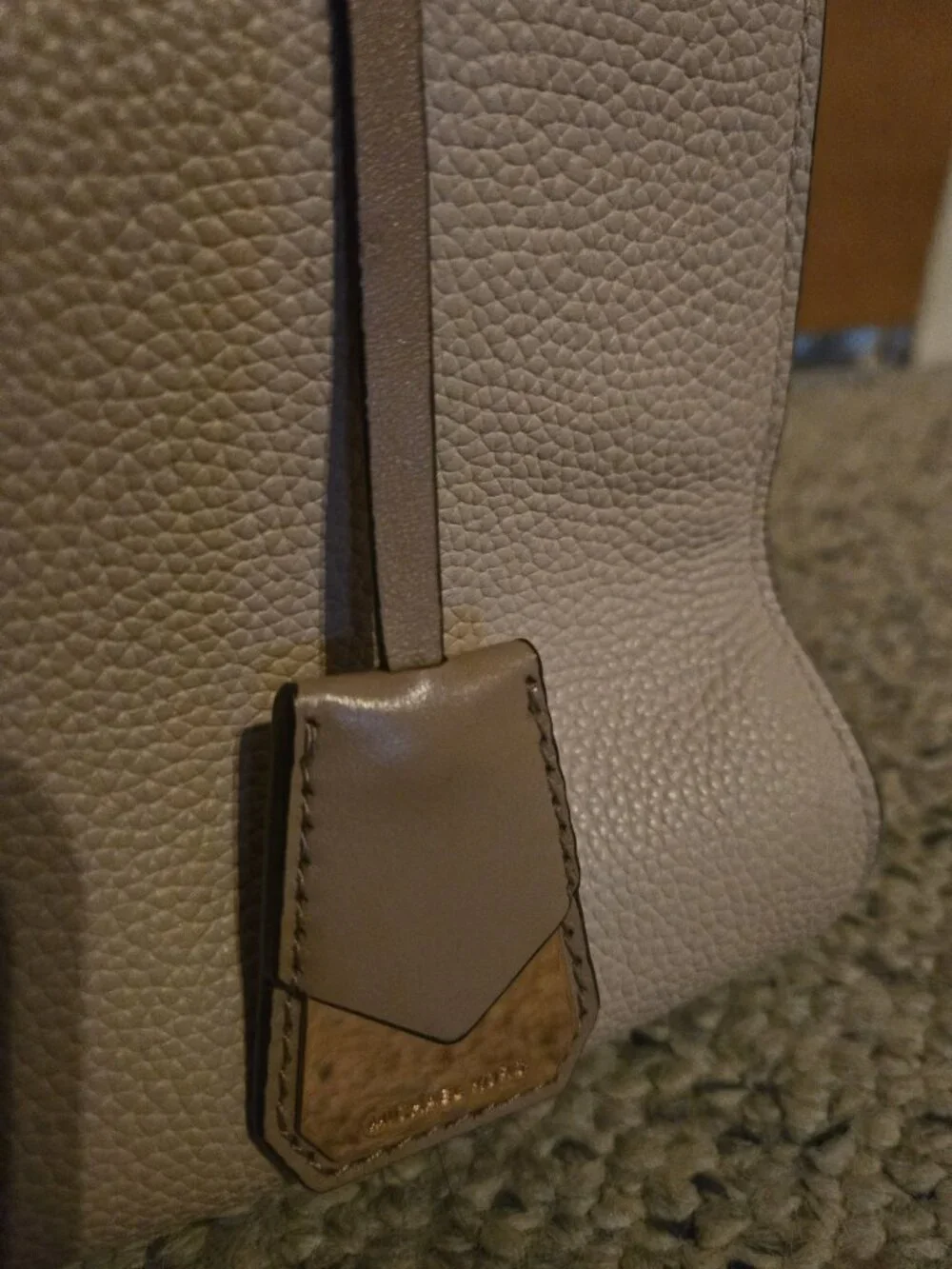 Michael Kors Reagan Large Leather Satchel (Soft Pink / Light Cream / Fawn)
